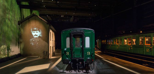 Uniformen, fluitjes en oude stoomlocomotieven