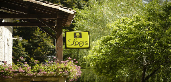 Win een overnachting in een Logis-hotel