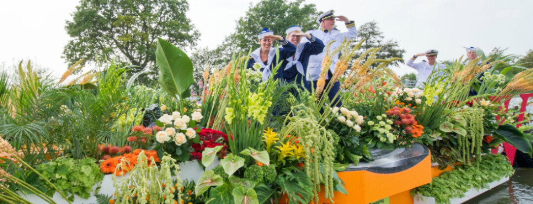 Varend Corso: fleurig waterspektakel