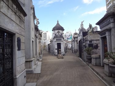 recoleta-cemetery-949162_1920