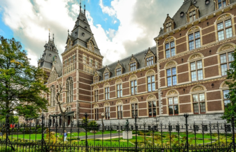Naar het museum in je luie stoel
