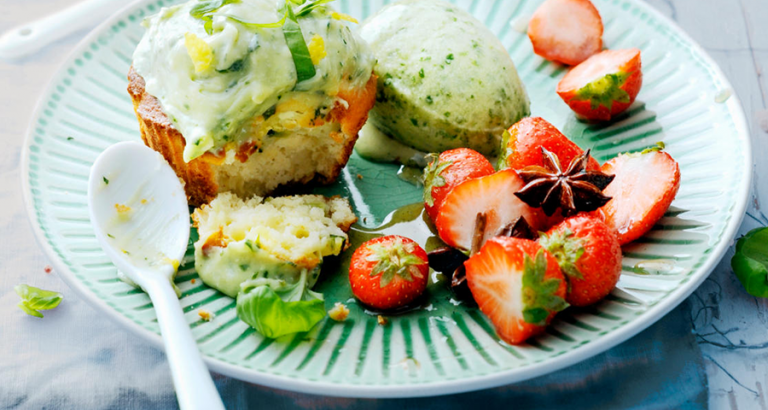 Courgettecakejes met aardbeien