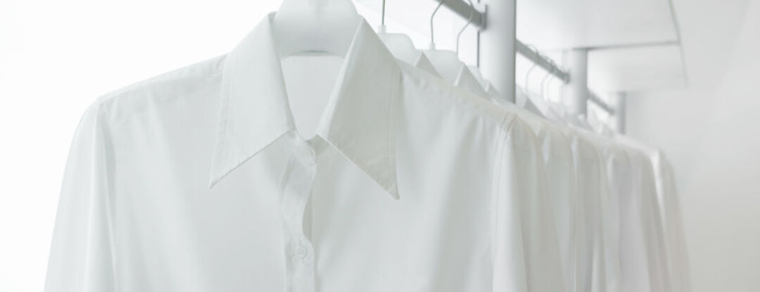 Waarom de witte blouse niet in je garderobe mag ontbreken