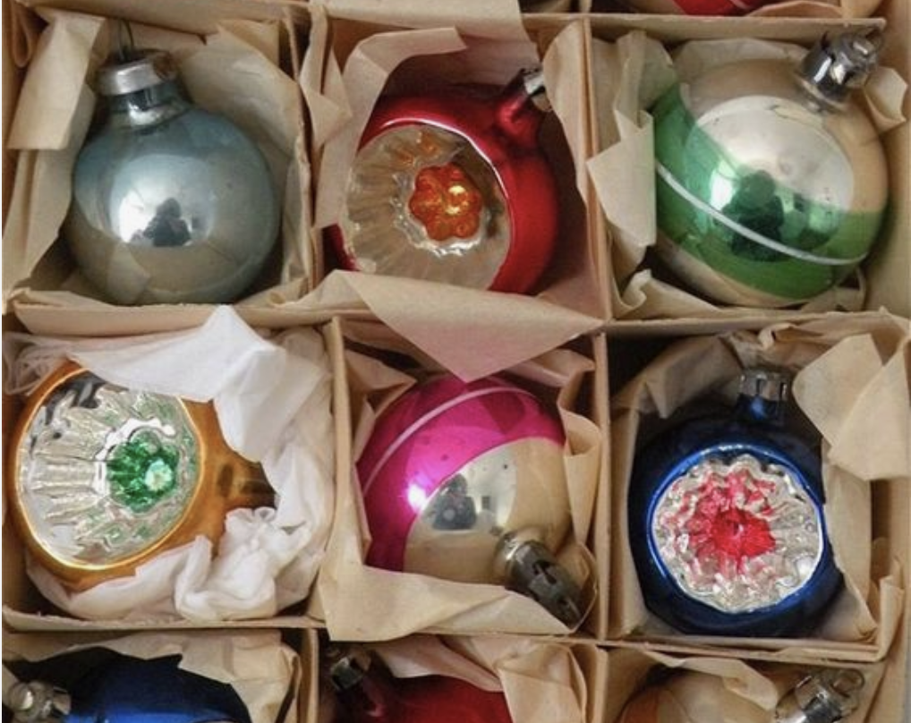 Museum zoekt meubelen uit de jaren vijftig Kerstballen) - Zin.nl
