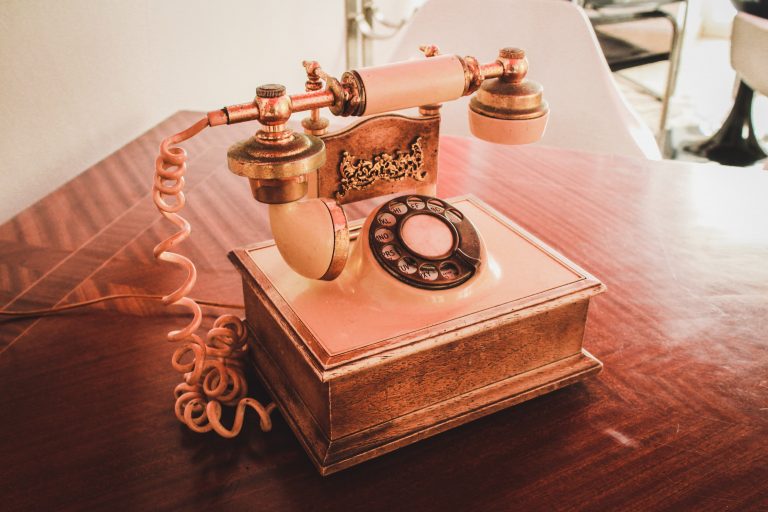 9 x vintage telefoons