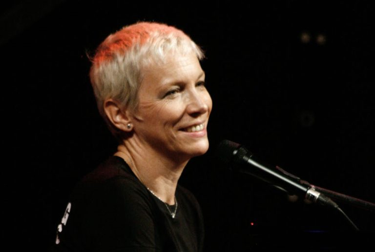 6 x Annie Lennox