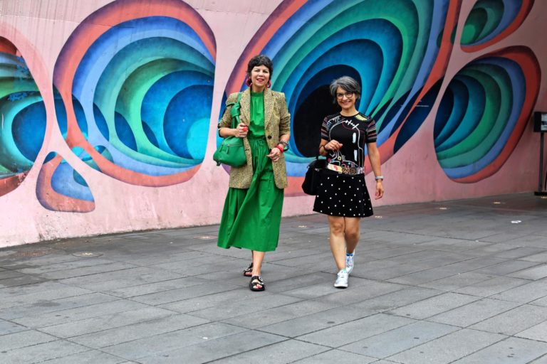 Gespot door Misja: Rejane en Laura